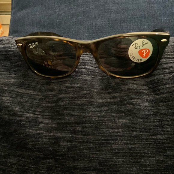 Ray-Ban NWT New Wayfarer sunglasses - Picture 2 of 10